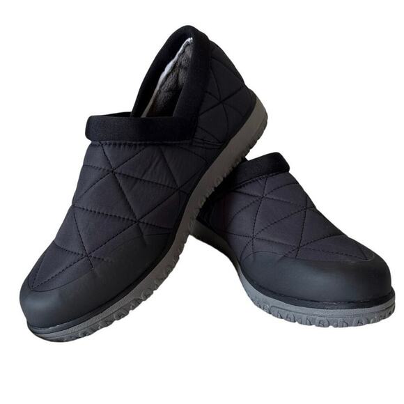 L.L. Bean Ultralight PrimaLoft Slip-On Shoes Men\'s 9M Black Quilted Waterproof main image 11